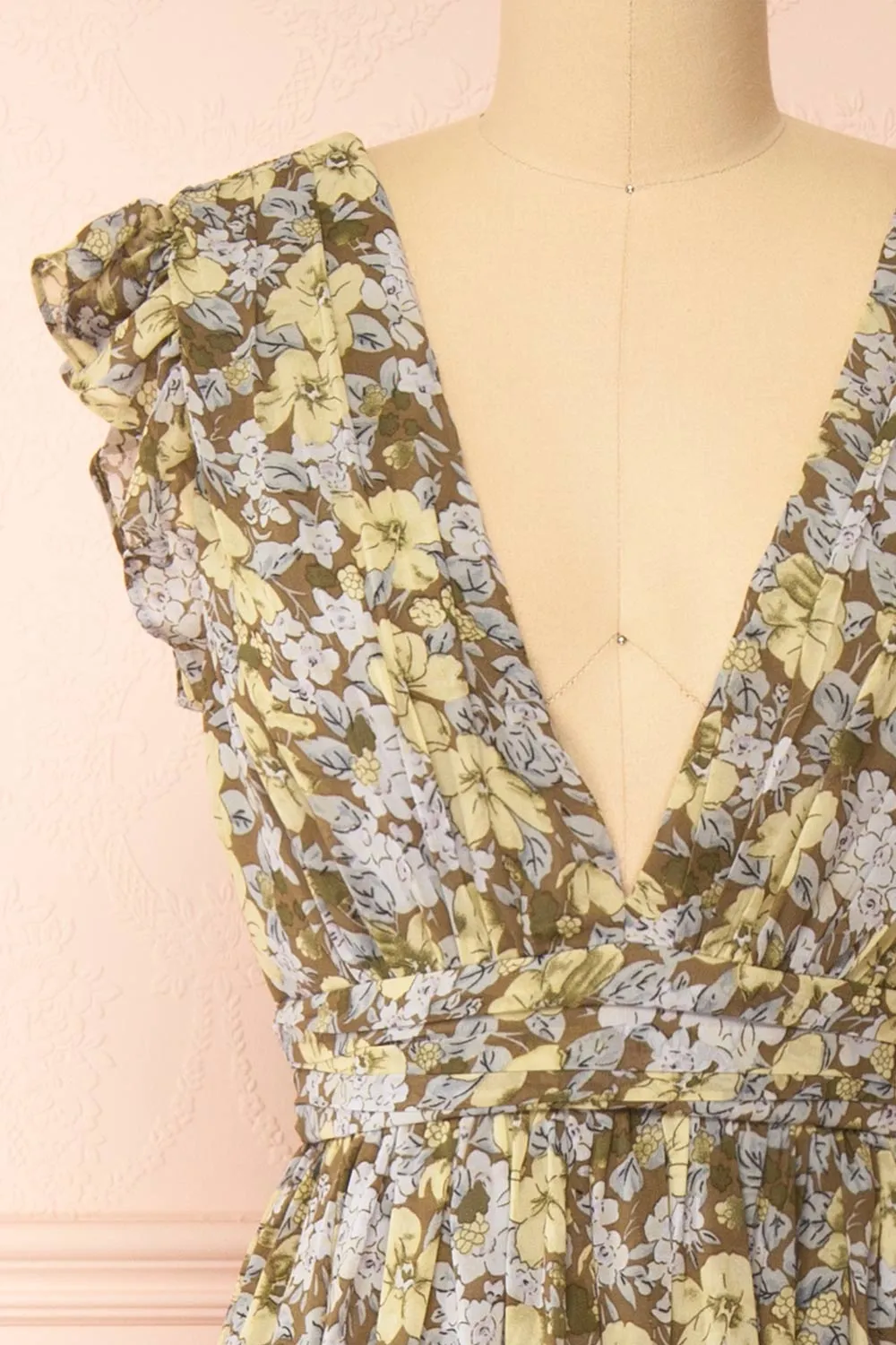 Elegant Floral Chiffon Maxi Dress with Plunging Neckline by Alinia – Perfect for Special Occasions