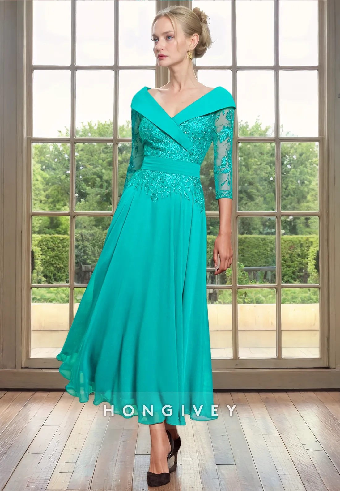 Classic V-Neck 3/4 Sleeves Lace Applique Mother of the Bride Dress
