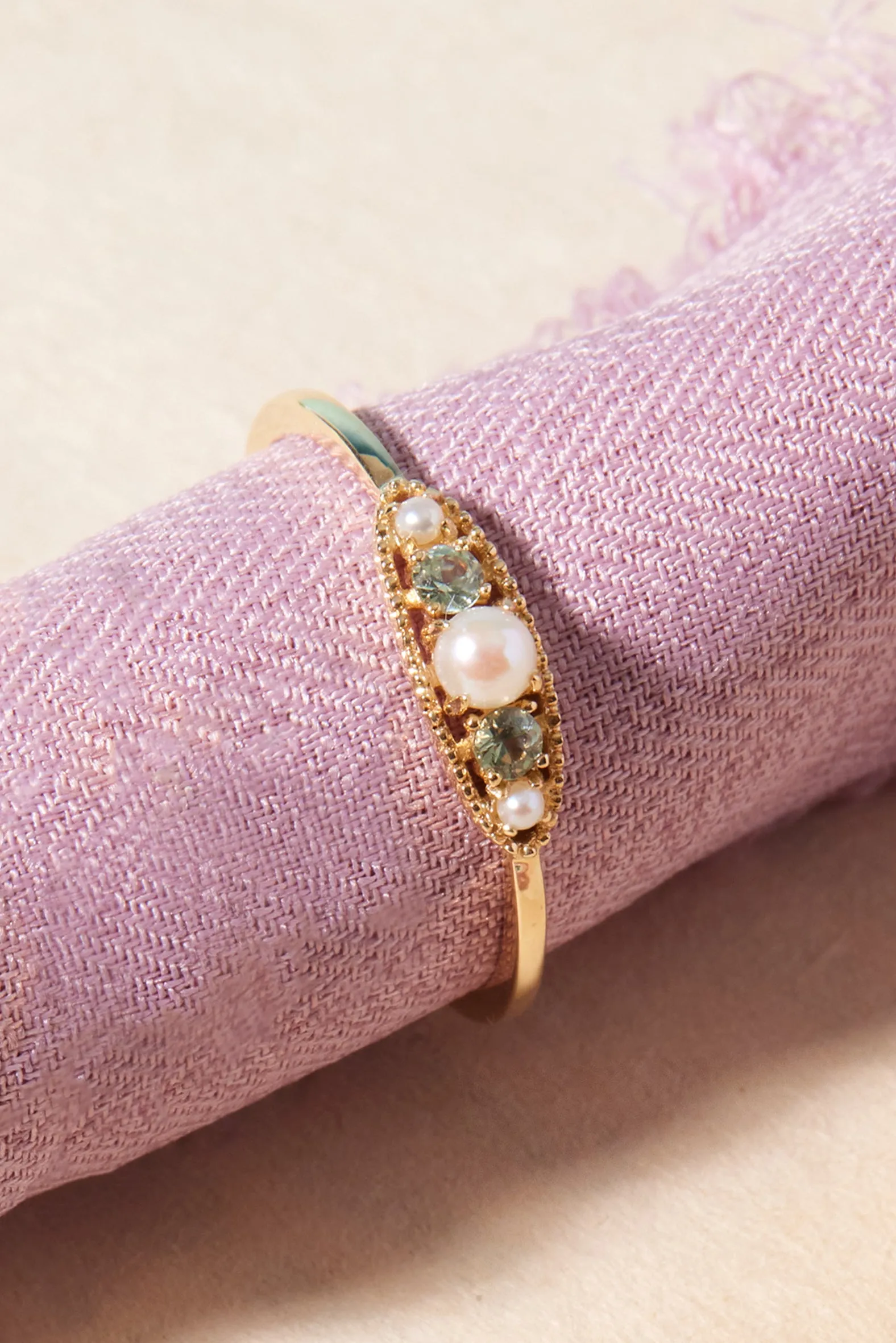 Green Sapphire & Pearl 14K Gold Ring - Victoria